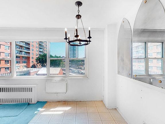 5th image of 2940 W 5th St #3P