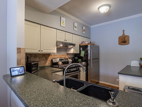 5th image of 356 Glen Leven Ct