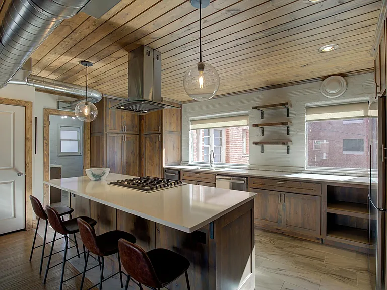 2106 S Cincinnati Ave — Photo 9