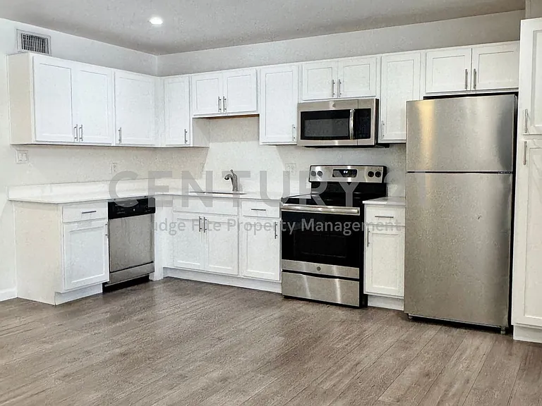 5010 San Jacinto St #204 — Photo 2