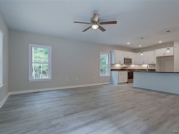 4th image of 19636 Westall Ln