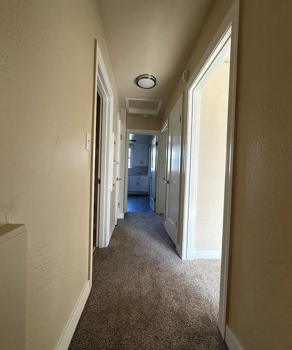 1 bed, 900 sqft, $1,745 — Photo 2