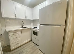 496 Montrose Ave #U23, Toronto, ON M6G 3H1