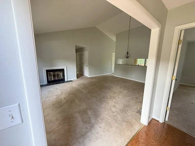 4554 Summerset Dr — Photo 3