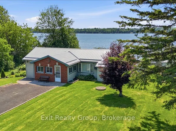 1083 Lakeside Dr, Prince Edward County, ON K0K 1T0