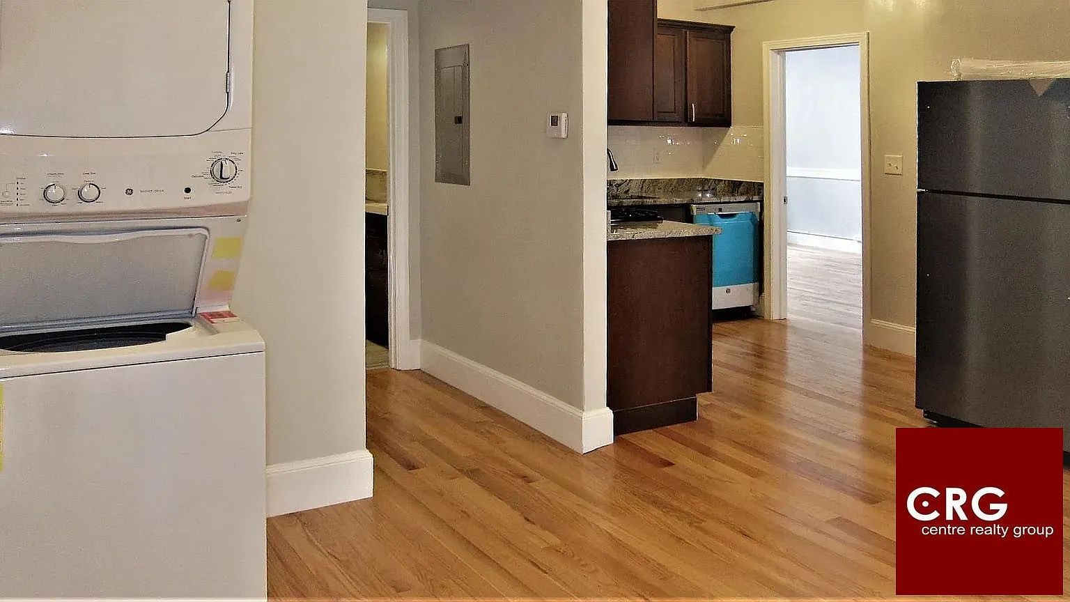 4 bed, 1.0 bath, 1100 sqft, $3,400 — Photo 3