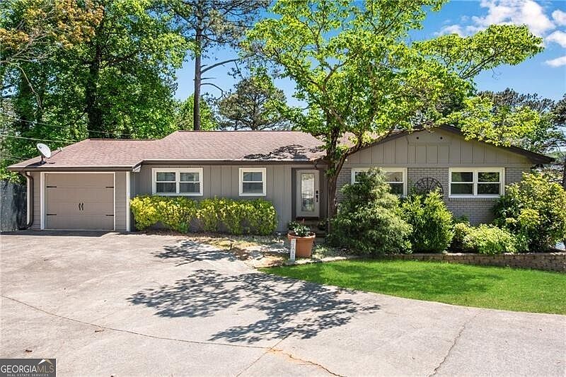 1st image of 6275 Woodlake Dr