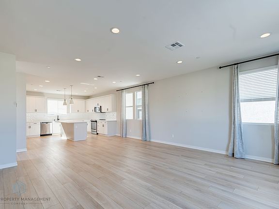 4th image of 10910 Scottsbluff Dr