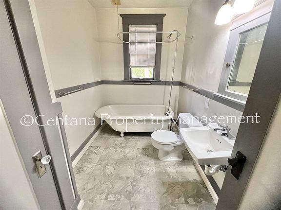 4th image of 808-814 W Broadway St #812