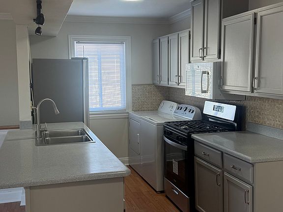 5th image of 1357 Cove Dr #1