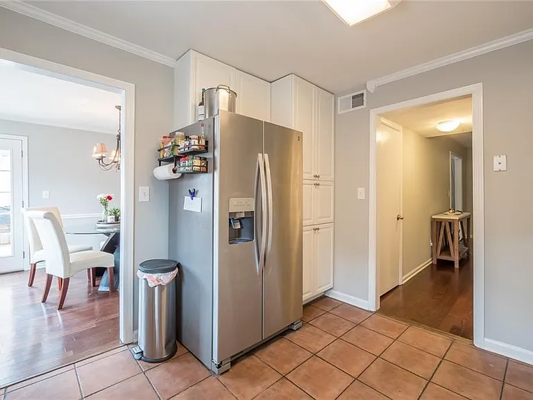 6520 Roswell Rd #49 — Photo 2