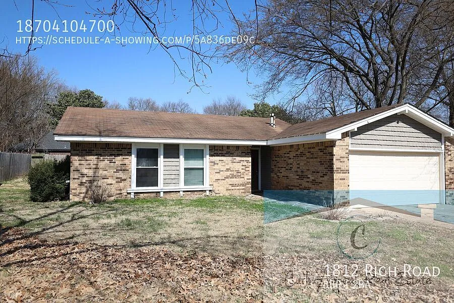 3 Bedroom 2 Bath Home in Beautiful Neighborhood! A must see!! — Photo 1