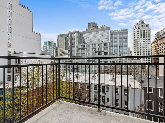 3rd image of 260 Gold St APT 421