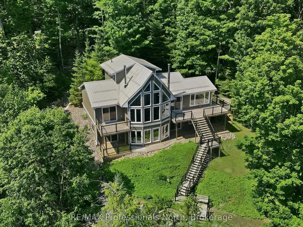 1114 Miskwabi Lake Rd, Dysart Et Al, ON K0M 1S0