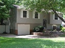 212 Maple - Front