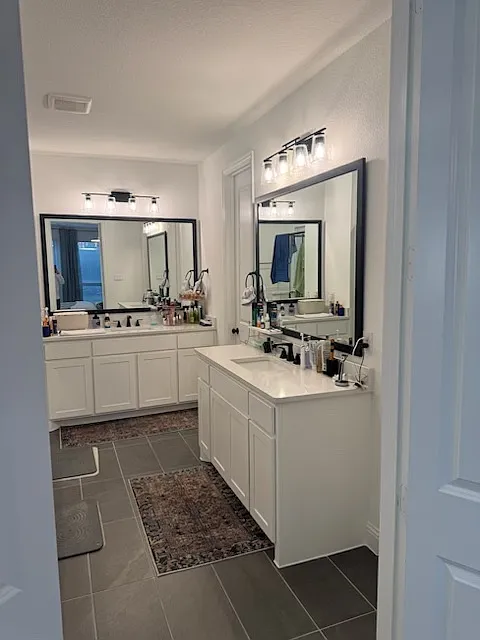 4 bed, 3.5 bath, 3433 sqft, $4,500 — Photo 3