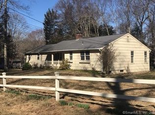 4 Carriage Ln, Danbury, CT 06810