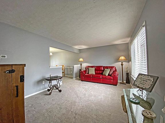 3rd image of 6223 Skywae Dr
