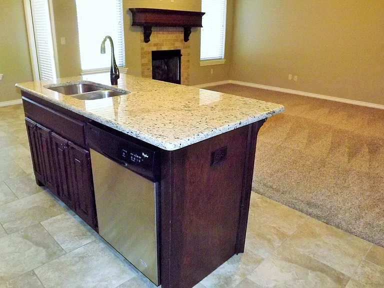 529 Whispering Oaks Blvd — Photo 3