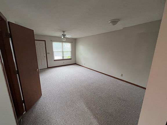 3rd image of 2464 Sycamore Ln #4