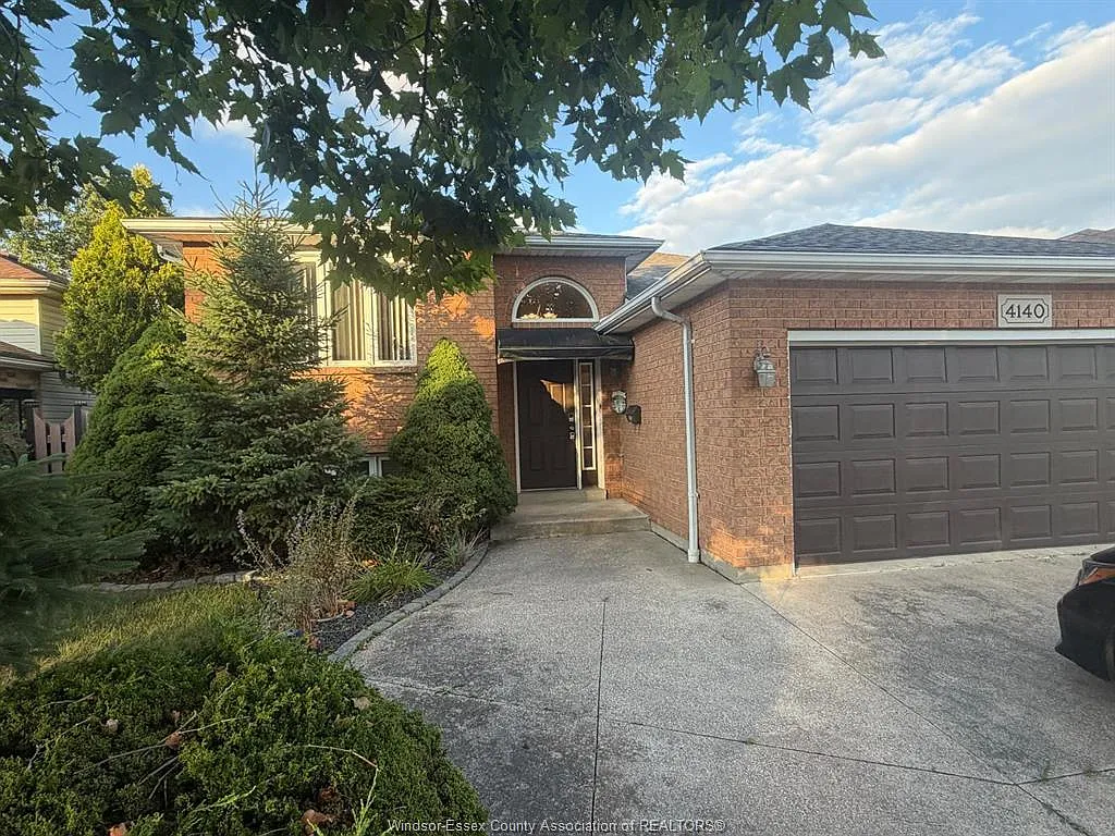 5 bed, $3,000 — Photo 1