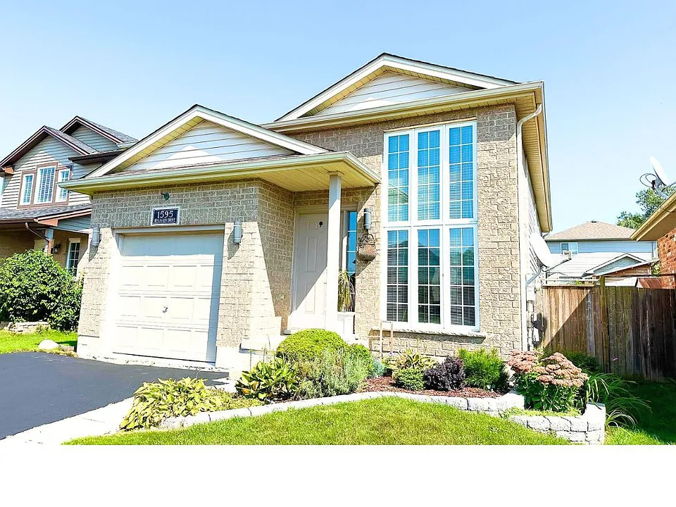 1595 Benjamin Dr