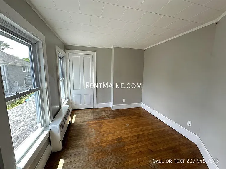266 Center St #4 — Photo 3