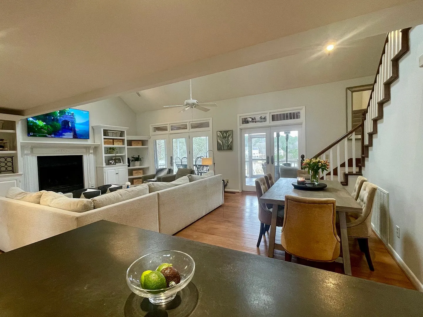 Spacious Lake and Golf View Home — Photo 3