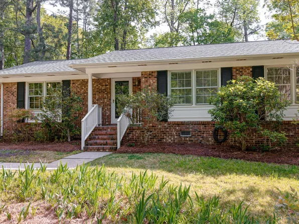 407 Overland Dr, Chapel Hill, NC 27517