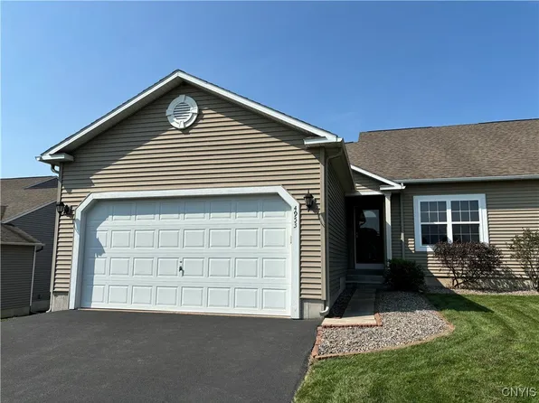 4953 Wintersweet Dr, Liverpool, NY 13088