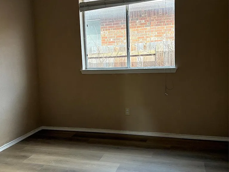 11501 Knapple Cv — Photo 21