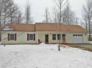 24 Spruce St, Newport, ME 04953