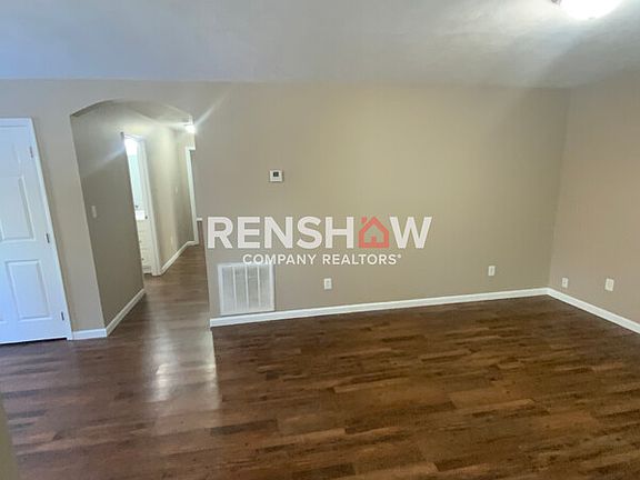 4th image of 1304 W Countryman St