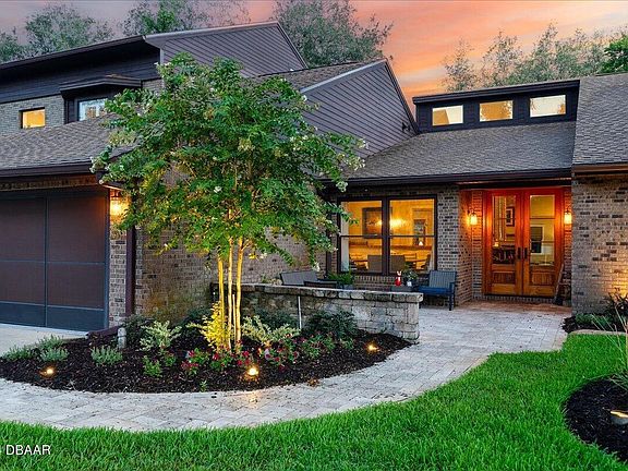 2nd image of 17 Winding Creek Way