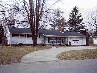 5035 Robinwood St photo 1