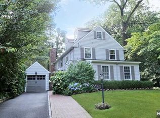 10 Orchard Pl, Tenafly, NJ 07670