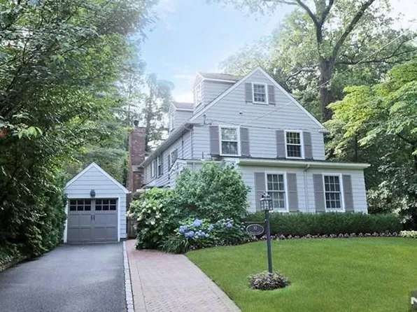 10 Orchard Pl, Tenafly, NJ 07670