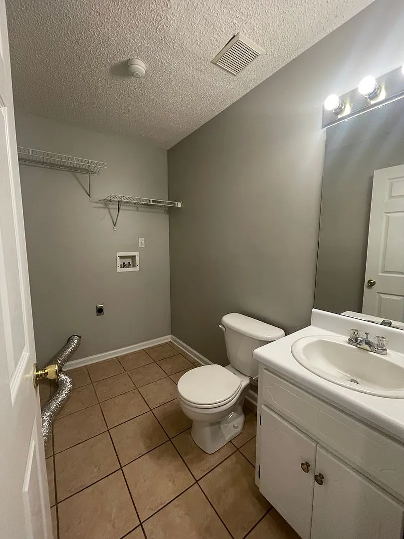 Foxchase Subdivision! — Photo 3