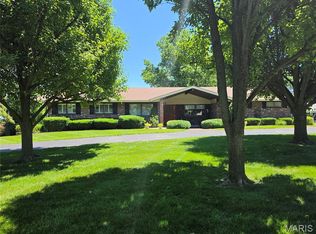 9174 Birch Tree Ln, Saint Louis, MO 63126
