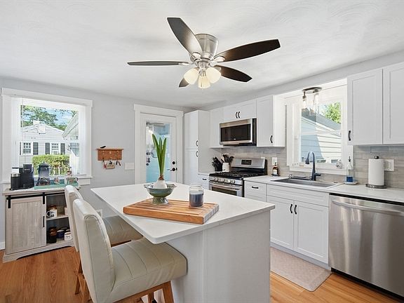 3rd image of 22 Coronet Cir