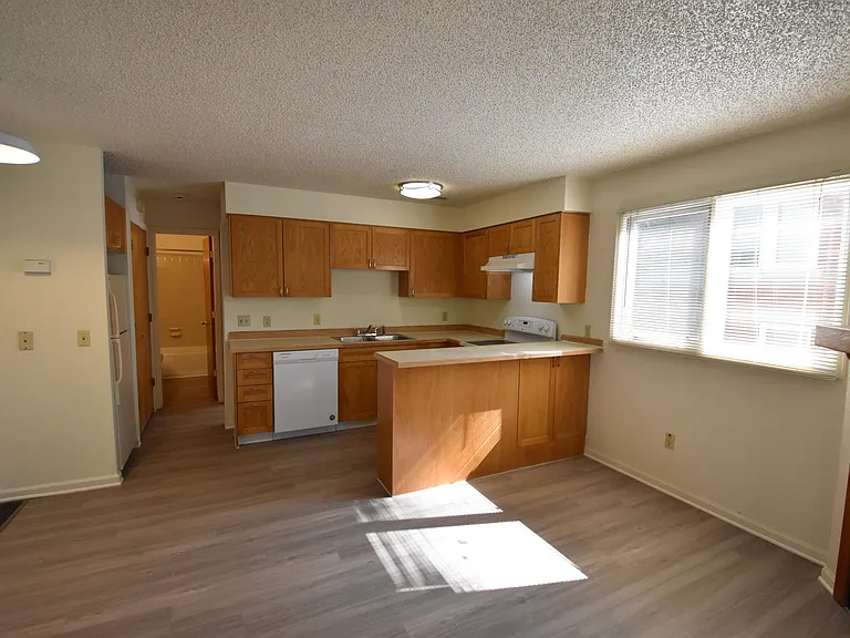 1921 Walnut St #102 — Photo 6