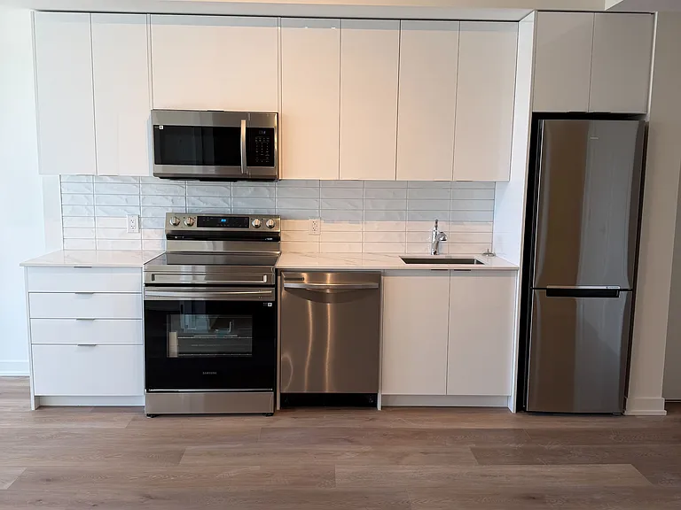 33 Erie Ave #612 — Photo 5