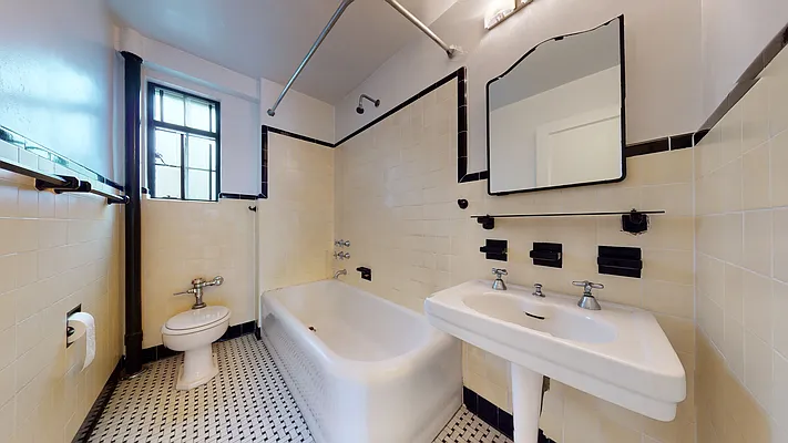 Rented by Bond New York | media 24