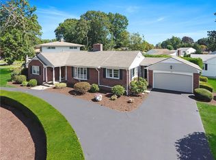 122 Summit Dr, Cranston, RI 02920