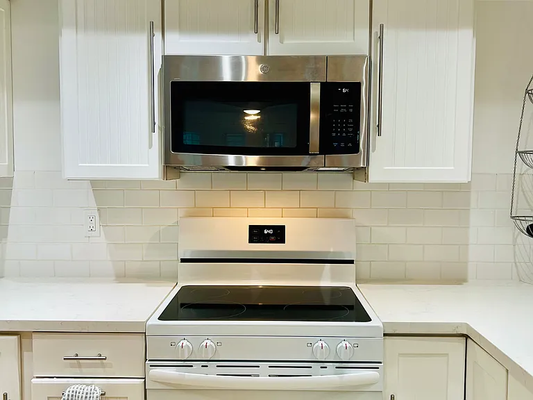 24 Westwind St #A — Photo 3