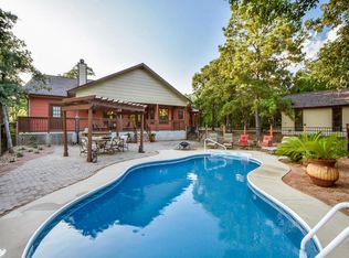 165 Pin Oak Xing, Elgin, TX 78621