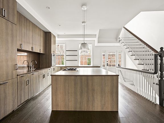 3rd image of 94 Barrow St