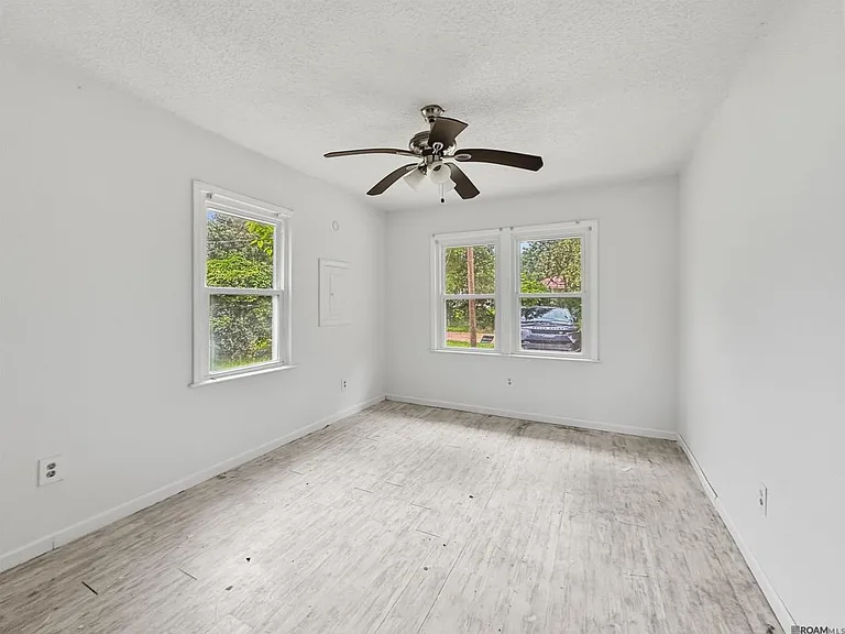 5156 Linden St — Photo 2
