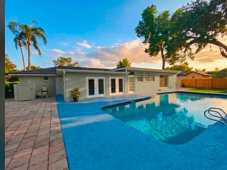 1009 N Palm Ave — Photo 15