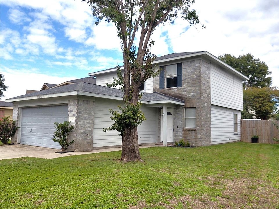 1st image of 10802 Meadow Walk Ln